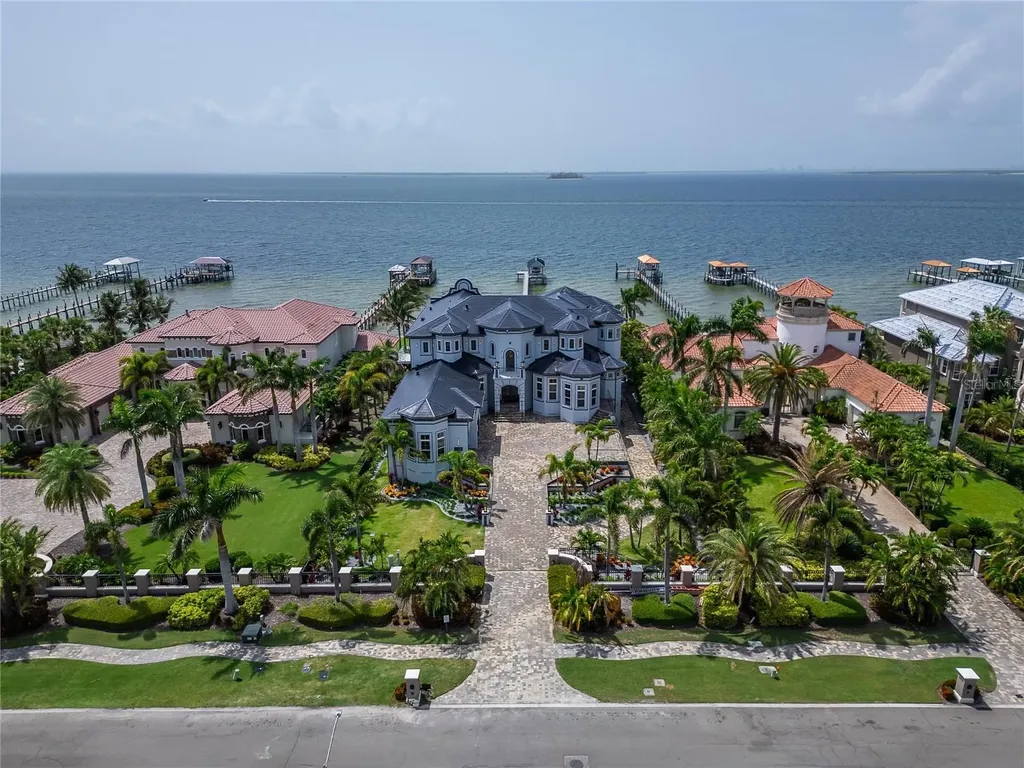 6526 Surfside Boulevard Apollo Beach FL 33572