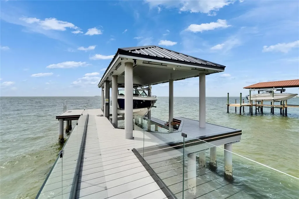 6526 Surfside Boulevard Apollo Beach FL 33572