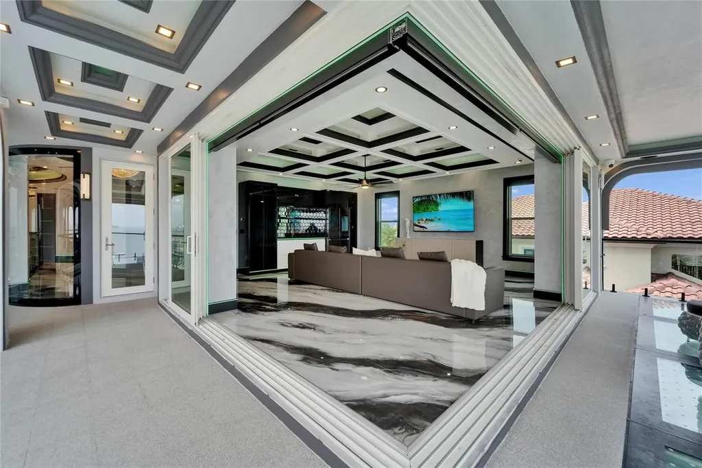 6526 Surfside Boulevard Apollo Beach FL 33572