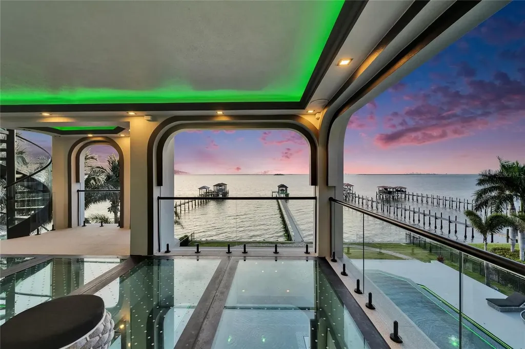 6526 Surfside Boulevard Apollo Beach FL 33572