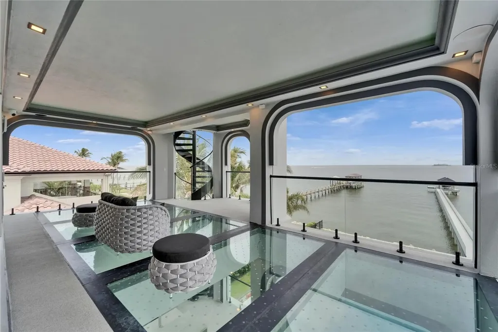 6526 Surfside Boulevard Apollo Beach FL 33572