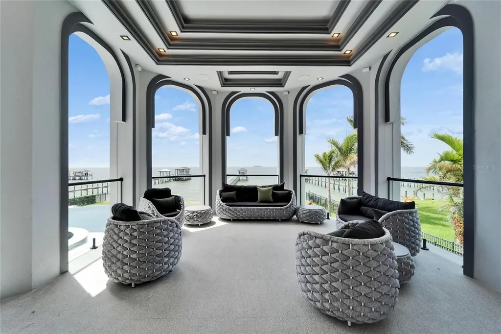 6526 Surfside Boulevard Apollo Beach FL 33572