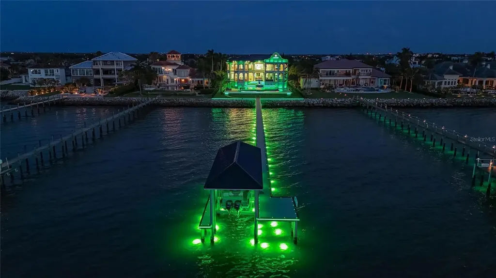 6526 Surfside Boulevard Apollo Beach FL 33572