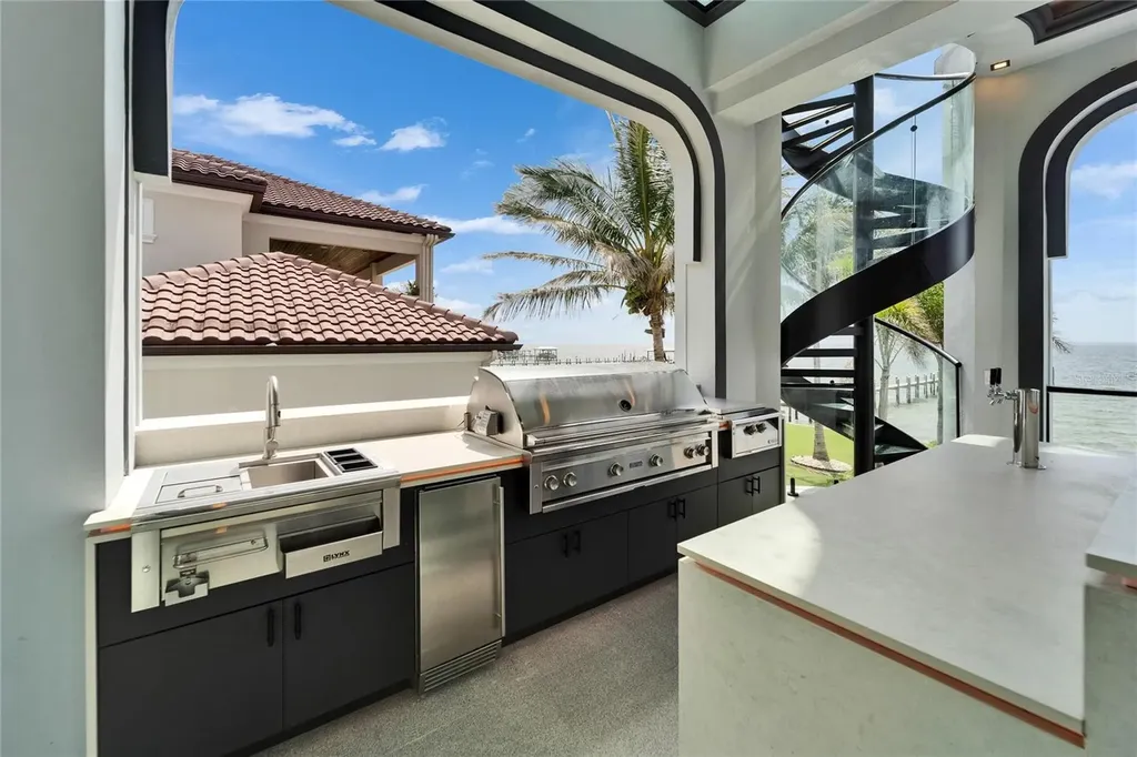 6526 Surfside Boulevard Apollo Beach FL 33572