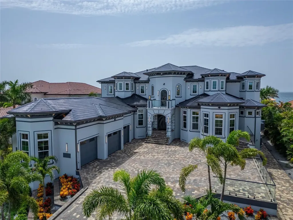 6526 Surfside Boulevard Apollo Beach FL 33572