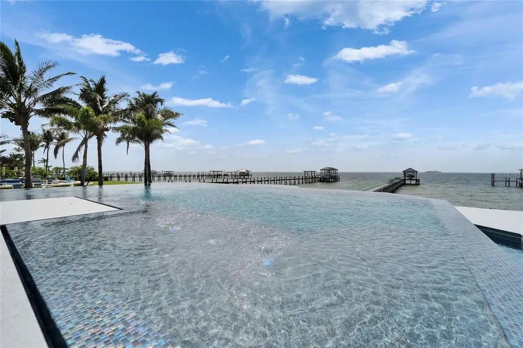 6526 Surfside Boulevard Apollo Beach FL 33572