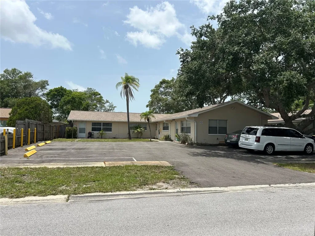 1500 Leo Lane E Clearwater FL 33755