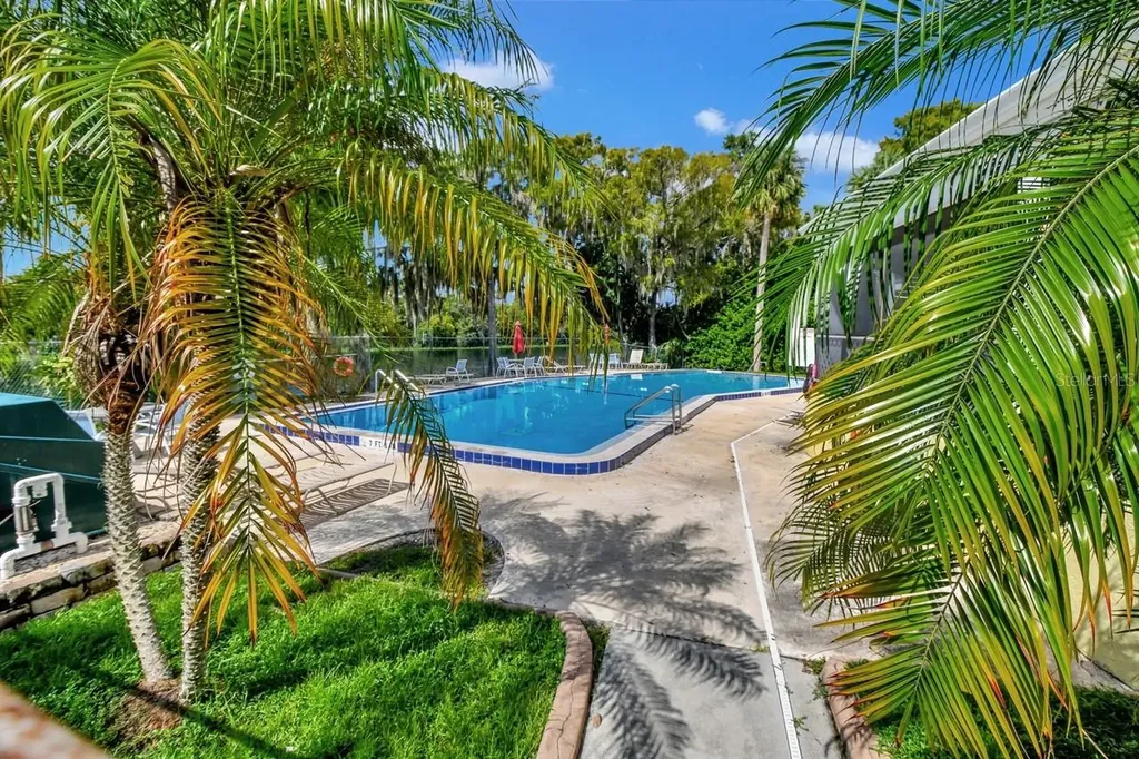 2701 Kingfisher Village Deland FL 32720