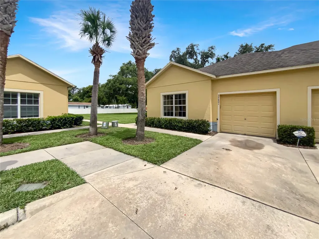 37601 Georgina Terrace Zephyrhills FL 33542