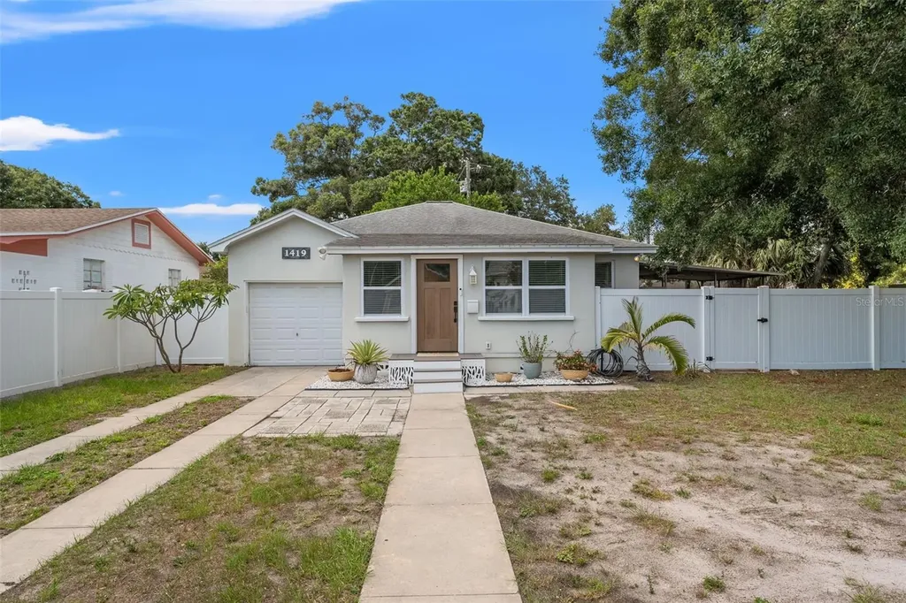 1419 30th Avenue N St Petersburg FL 33704