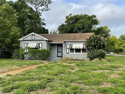 930 W Candlewood Avenue Tampa FL 33603