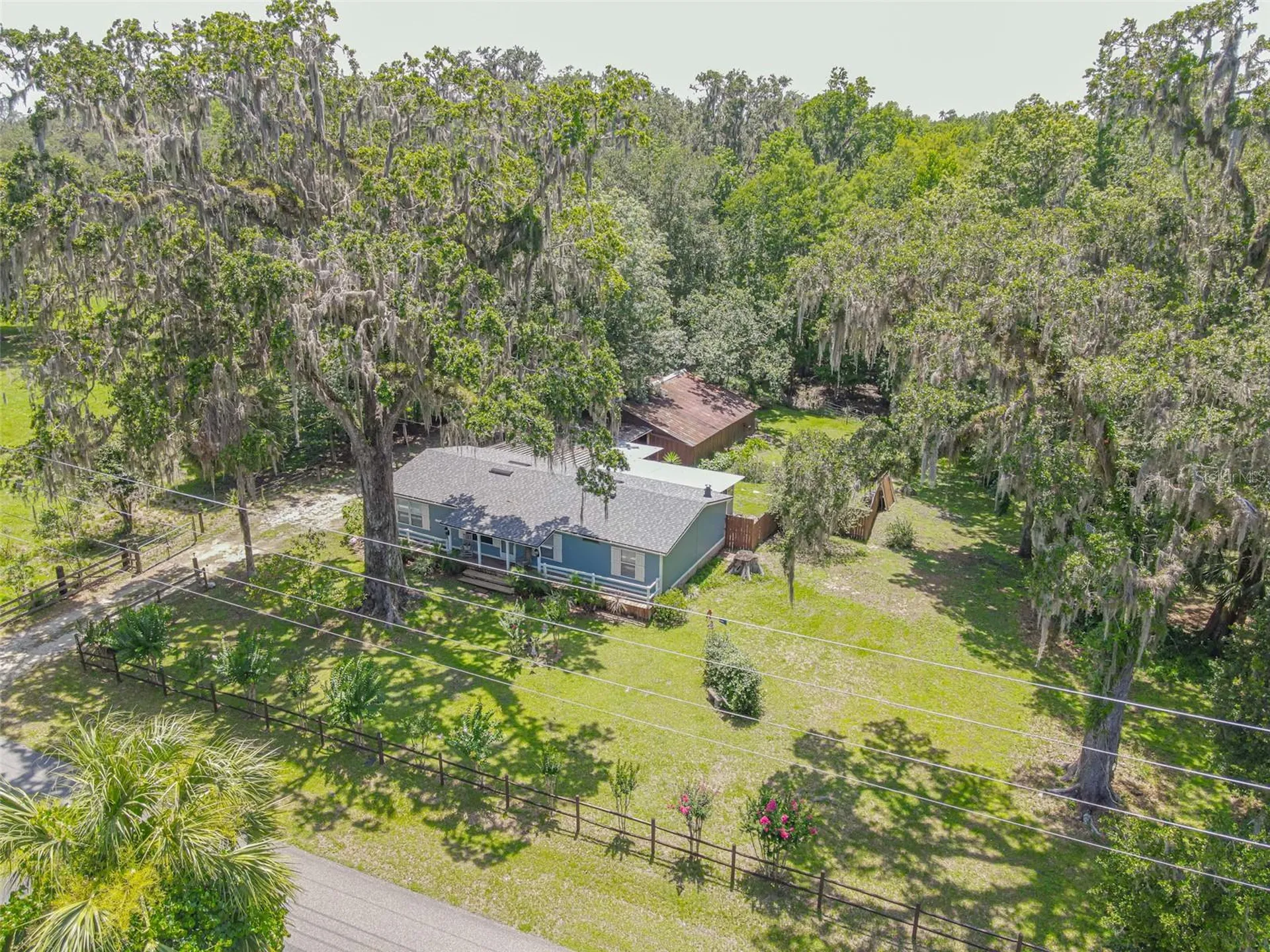 2634 Cr 416n Lake Panasoffkee FL 33538