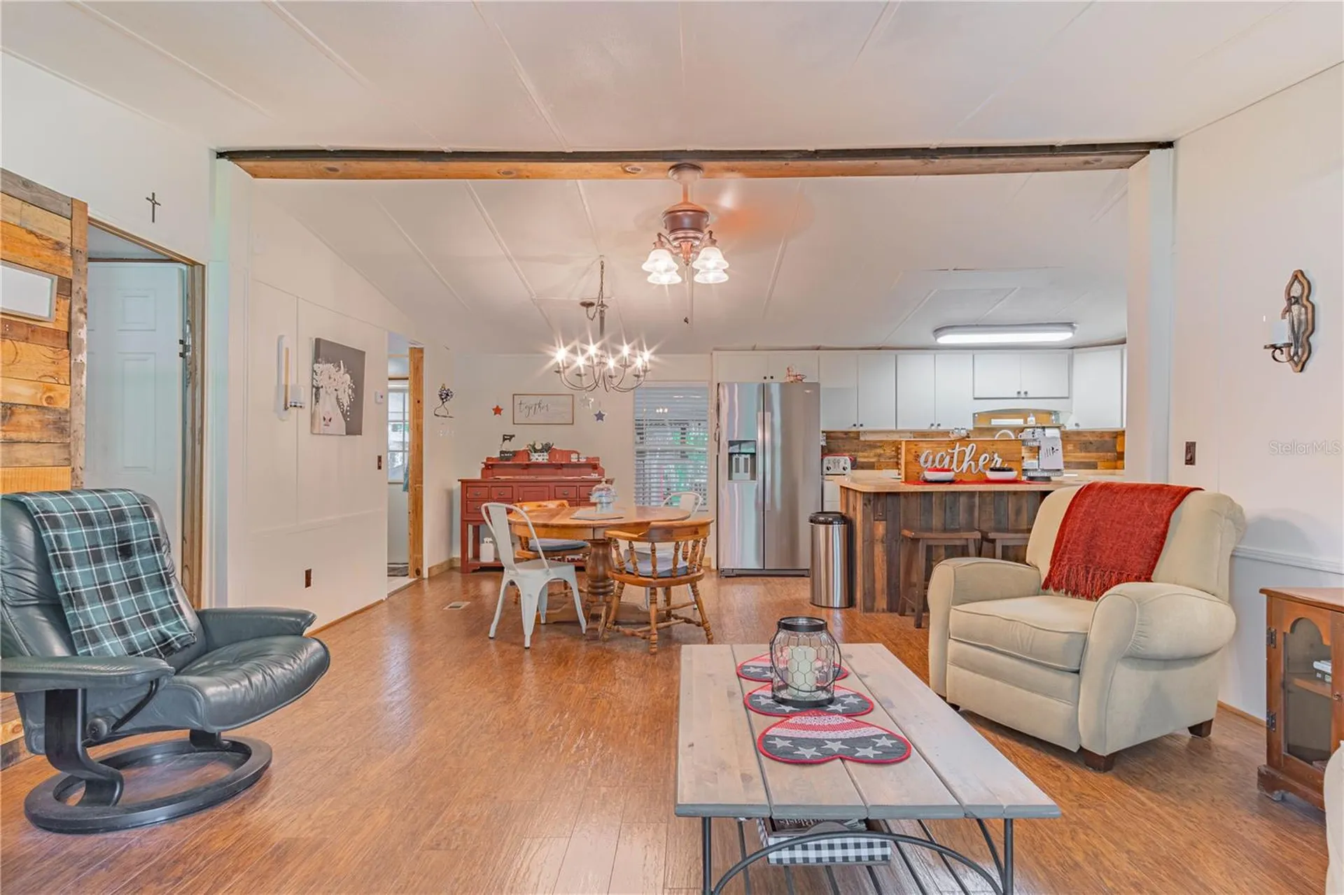2634 Cr 416n Lake Panasoffkee FL 33538