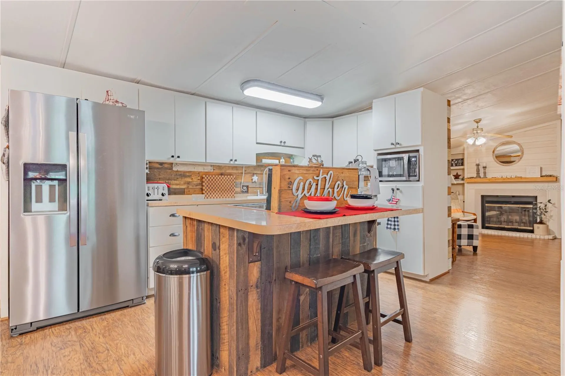 2634 Cr 416n Lake Panasoffkee FL 33538