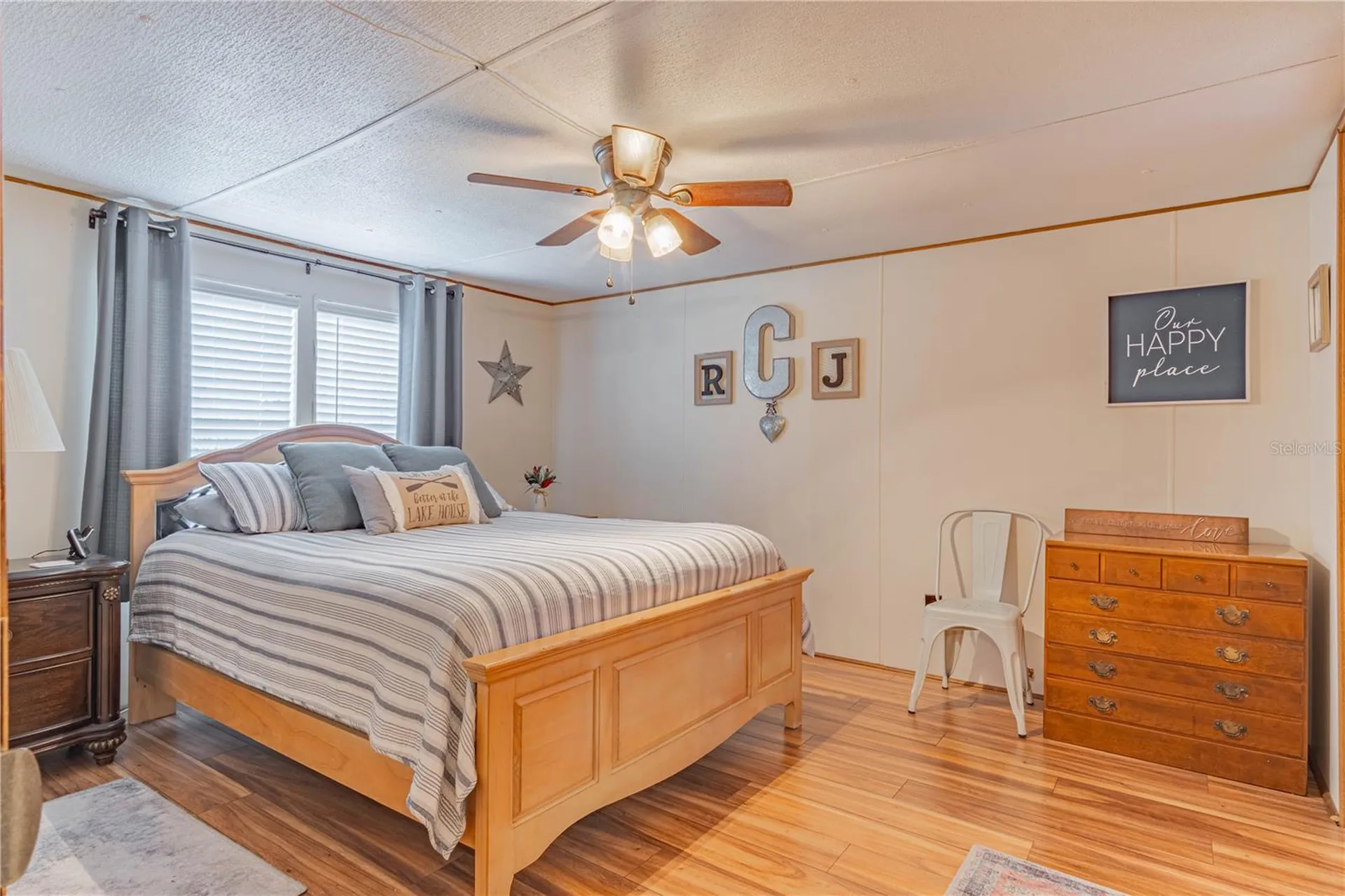 2634 Cr 416n Lake Panasoffkee FL 33538