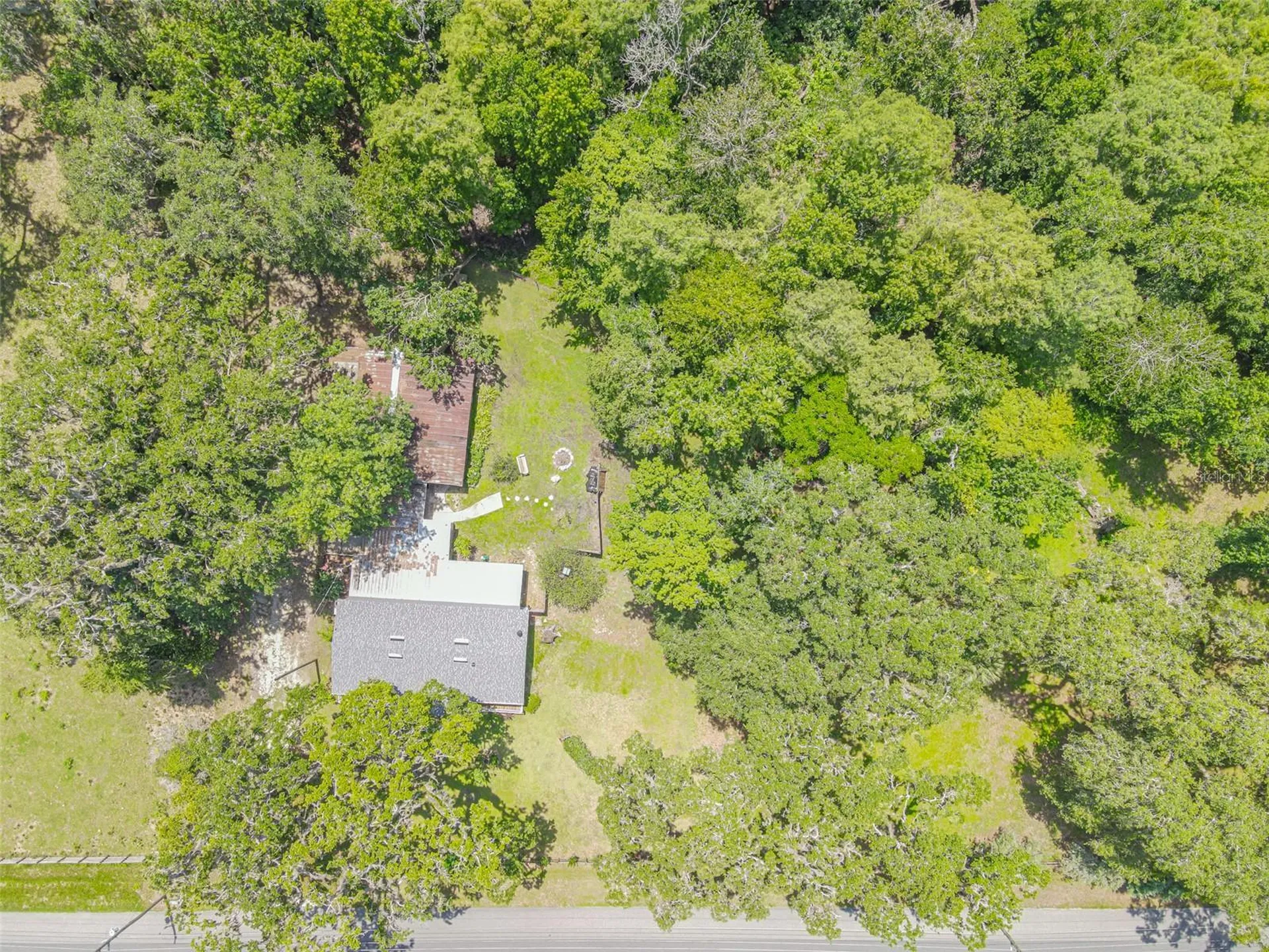 2634 Cr 416n Lake Panasoffkee FL 33538