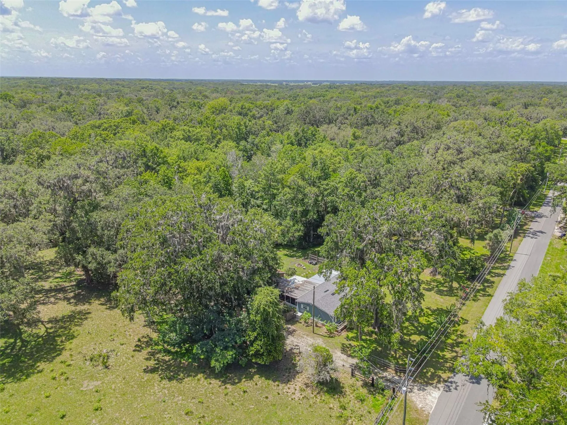 2634 Cr 416n Lake Panasoffkee FL 33538