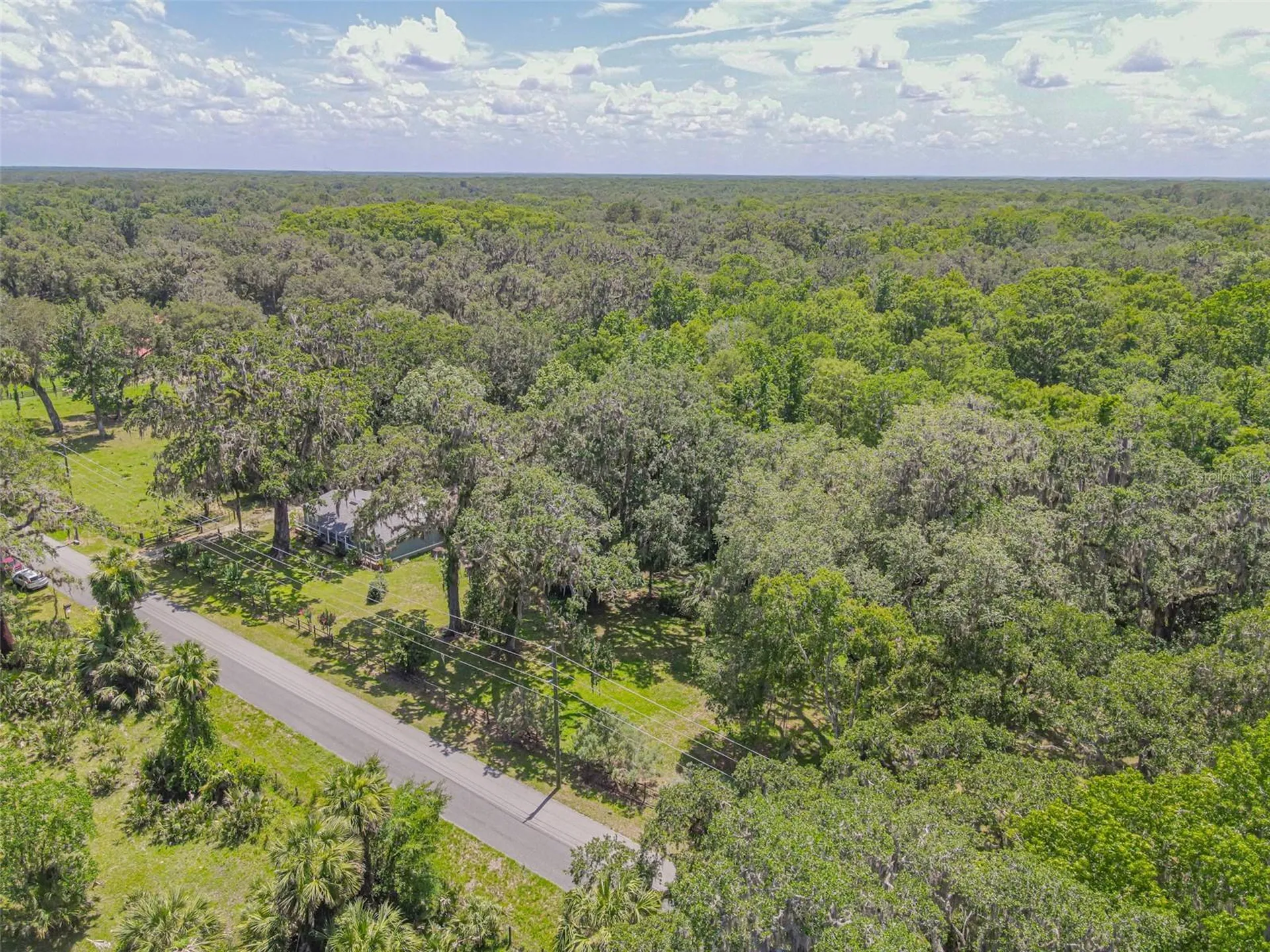 2634 Cr 416n Lake Panasoffkee FL 33538