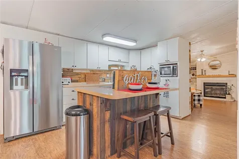 2634 Cr 416n Lake Panasoffkee FL 33538