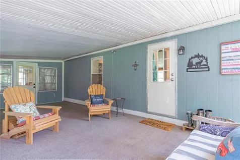 2634 Cr 416n Lake Panasoffkee FL 33538