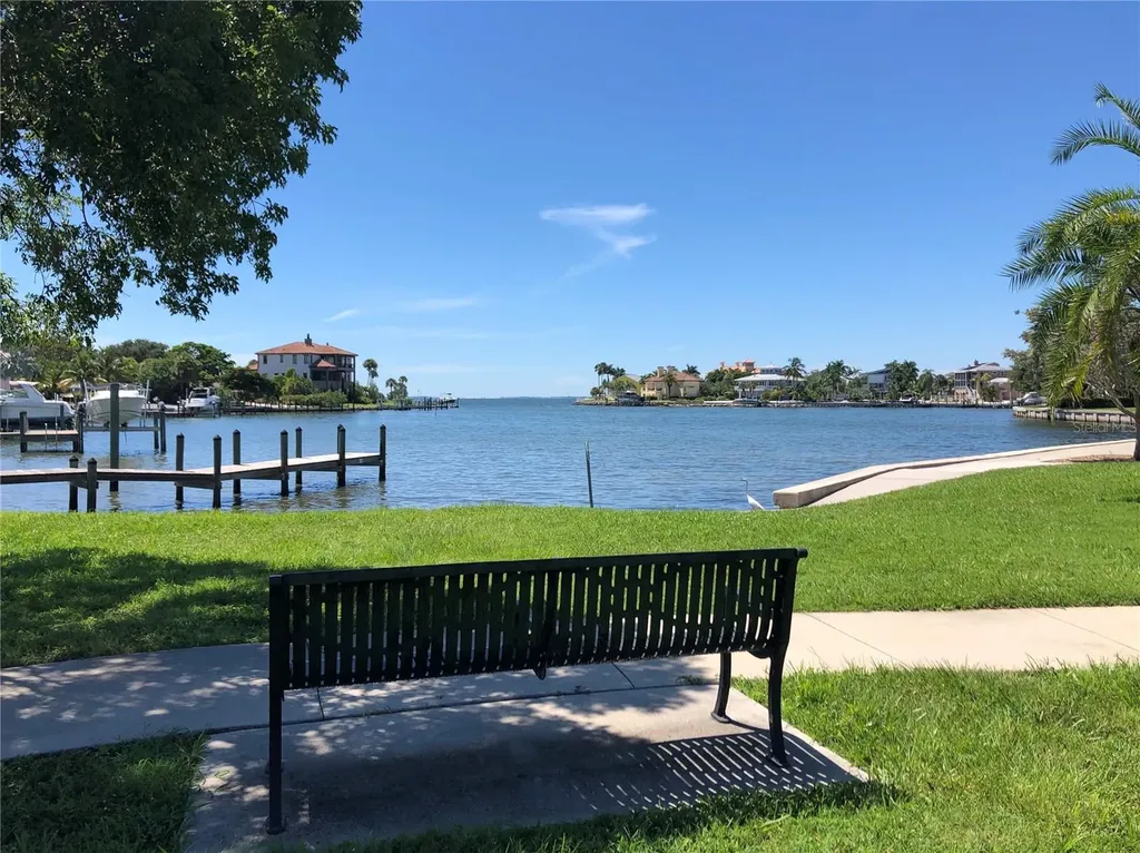 3605 Iroquois Avenue Sarasota FL 34234