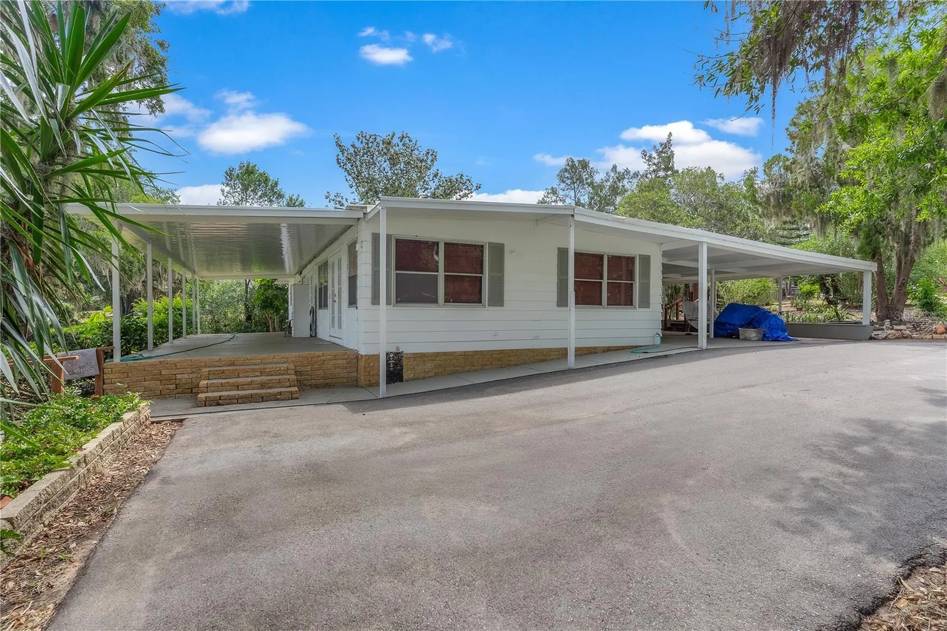 1451 Osceola Avenue Tavares FL 32778