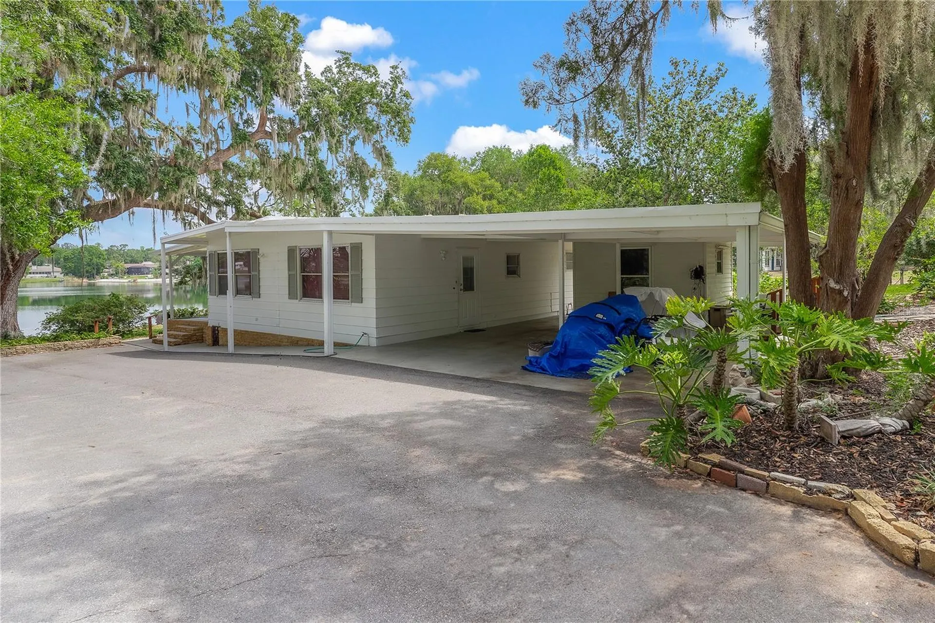 1451 Osceola Avenue Tavares FL 32778