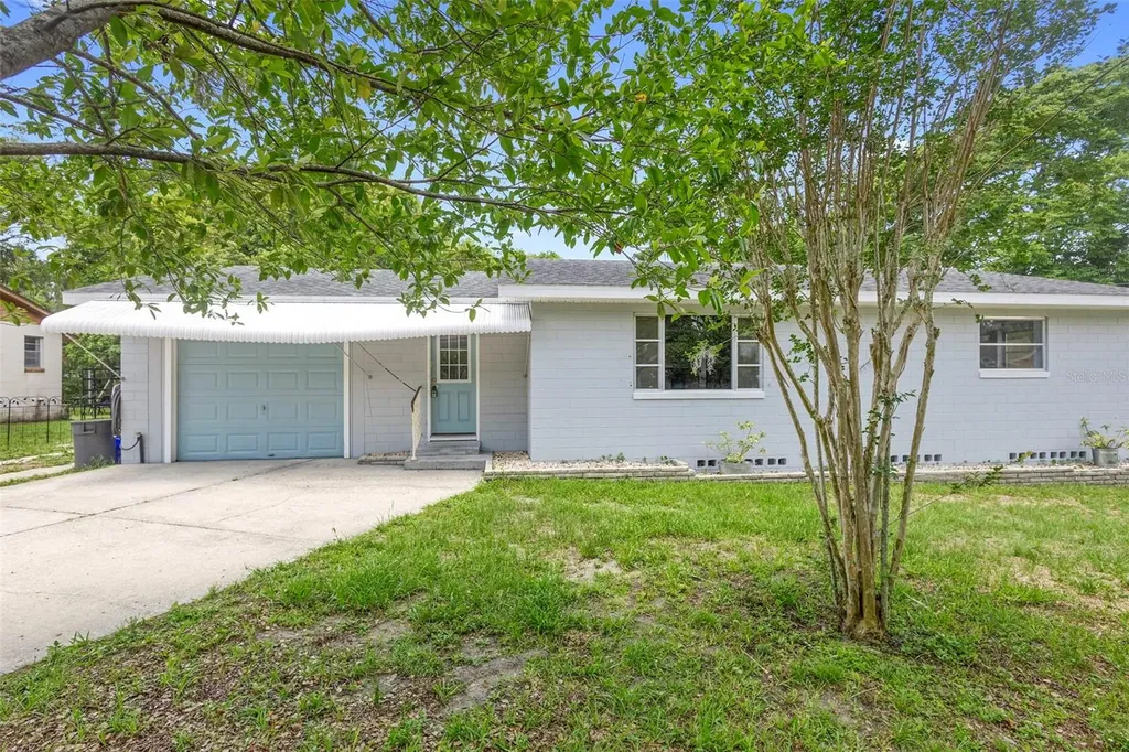 220 N Julia Avenue Deland FL 32720