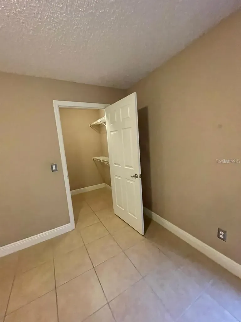 5116 Conroy Road Orlando FL 32811