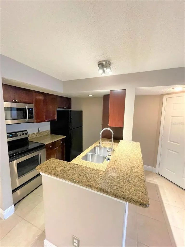 5116 Conroy Road Orlando FL 32811
