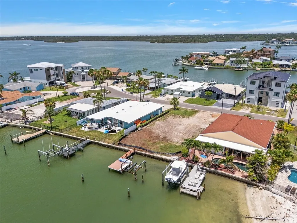 16106 5th Street E Redington Beach FL 33708