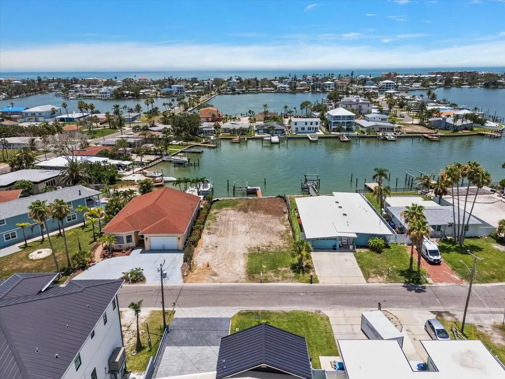 16106 5th Street E Redington Beach FL 33708