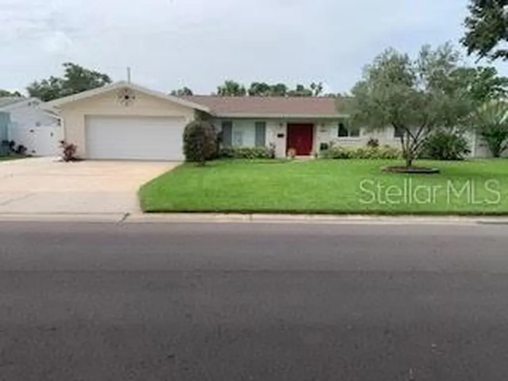 6474 29th Avenue N St Petersburg FL 33710