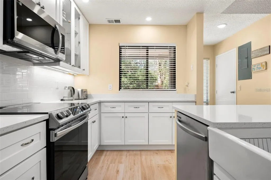 1707 Pelican Cove Road Sarasota FL 34231