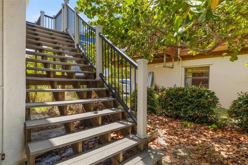 2513 Avenue B Bradenton Beach FL 34217