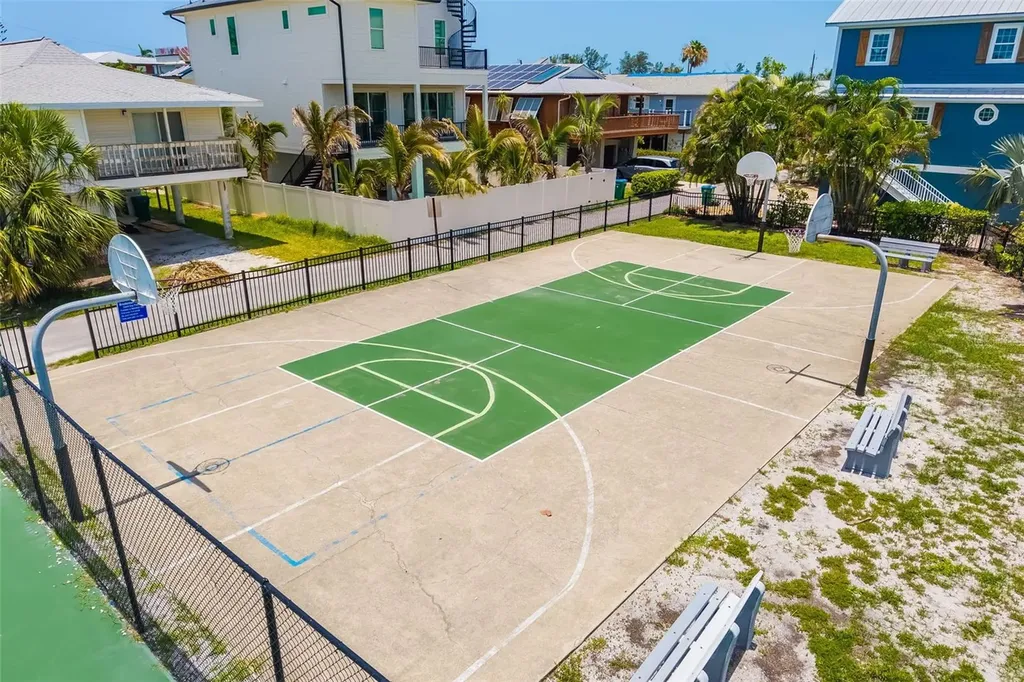 2513 Avenue B Bradenton Beach FL 34217