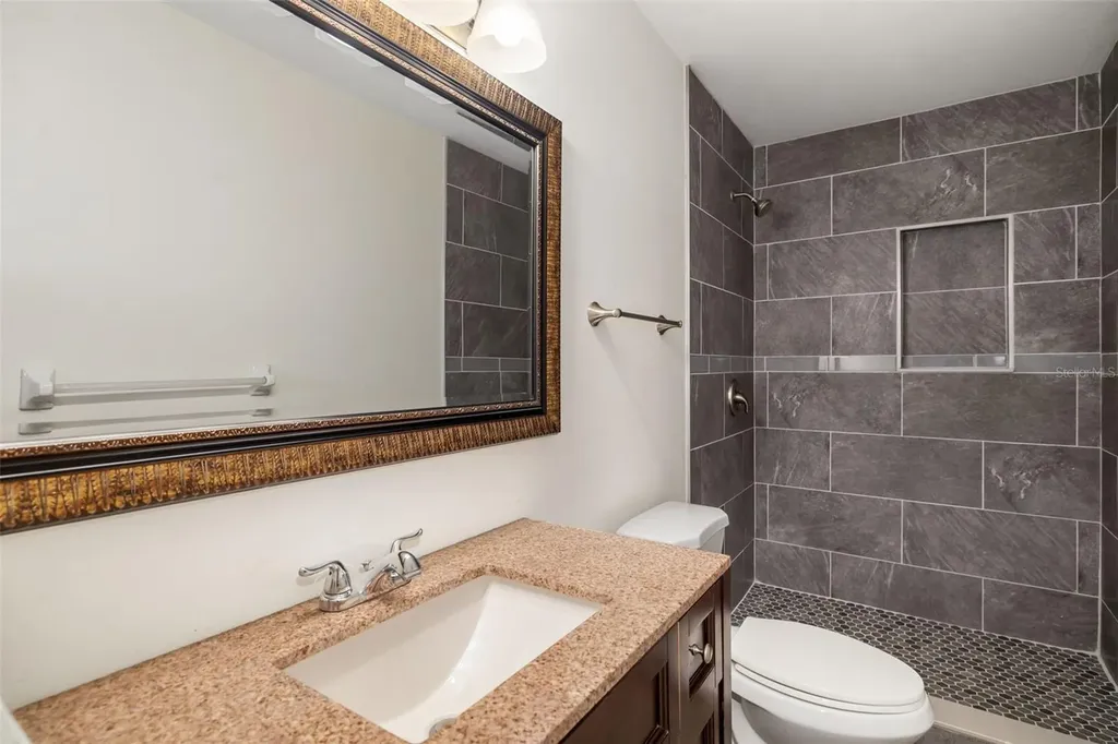2513 Avenue B Bradenton Beach FL 34217