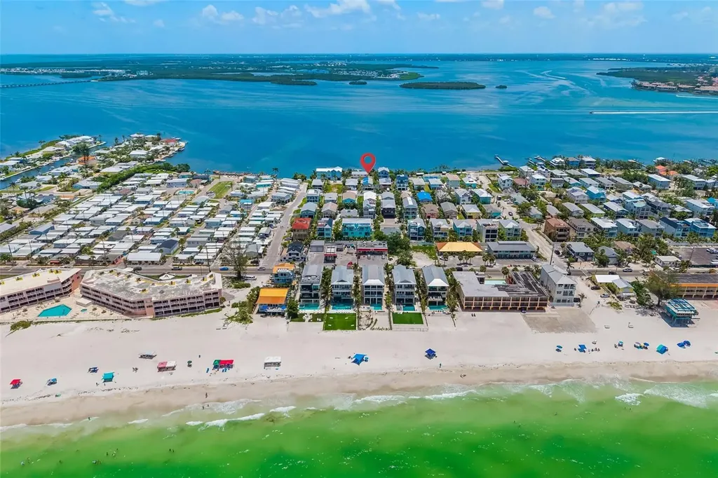 2513 Avenue B Bradenton Beach FL 34217