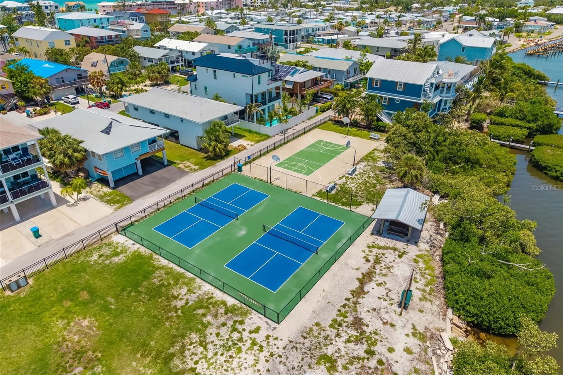 2513 Avenue B Bradenton Beach FL 34217