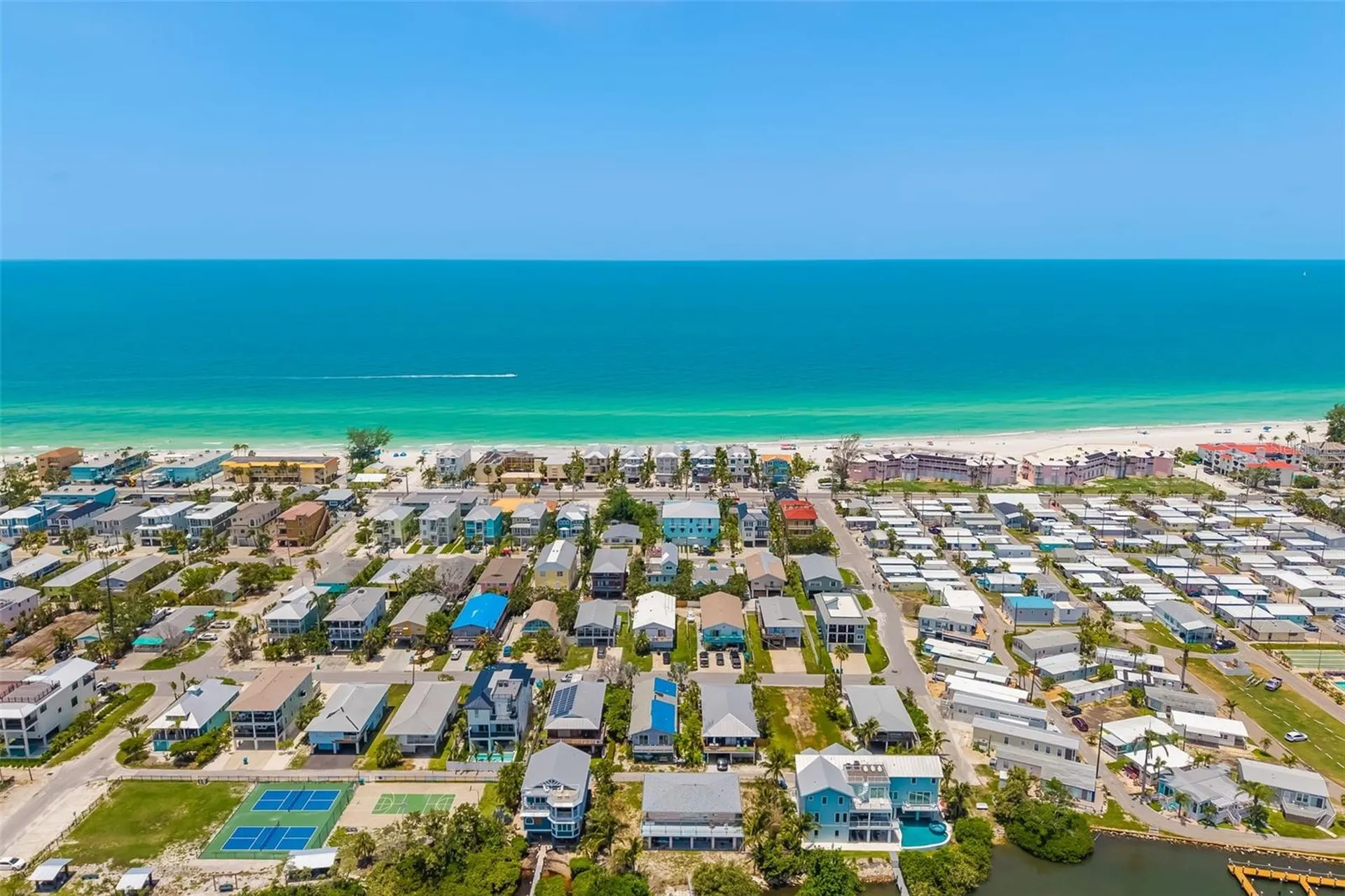 2513 Avenue B Bradenton Beach FL 34217