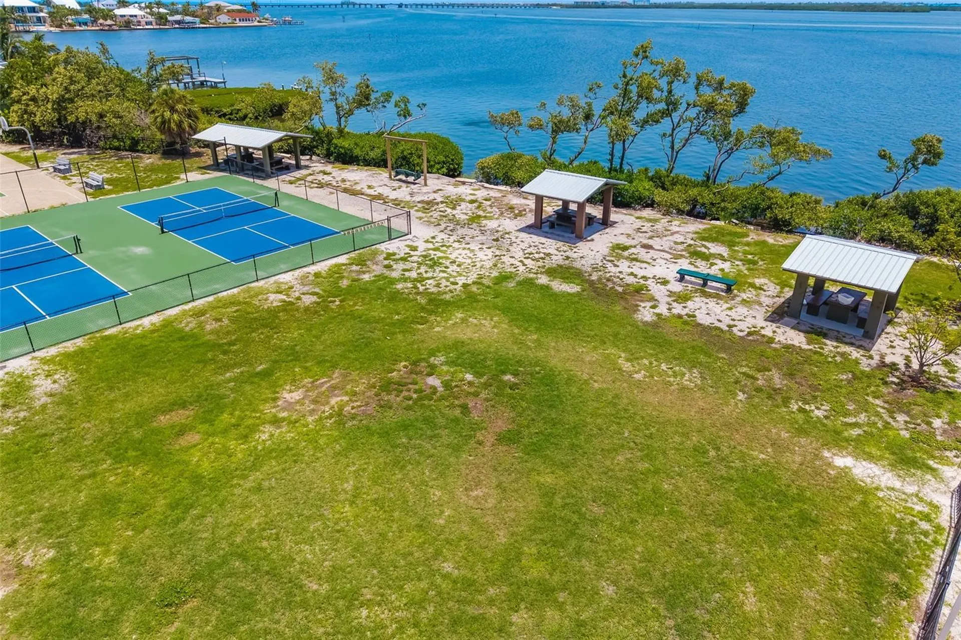 2513 Avenue B Bradenton Beach FL 34217