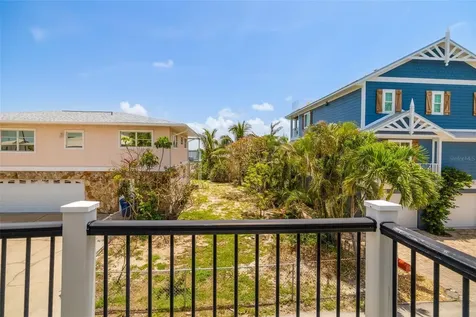 2513 Avenue B Bradenton Beach FL 34217