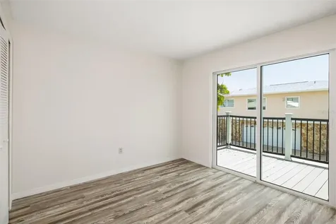 2513 Avenue B Bradenton Beach FL 34217