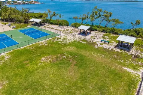 2513 Avenue B Bradenton Beach FL 34217