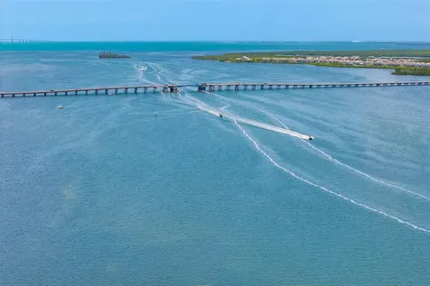 2513 Avenue B Bradenton Beach FL 34217