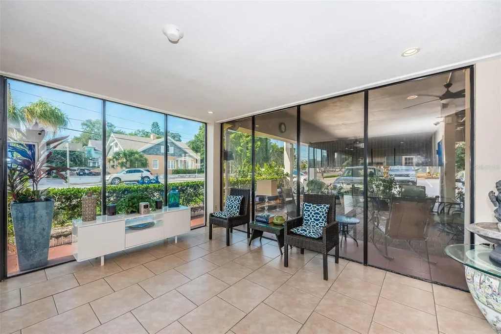841 4th Avenue N St Petersburg FL 33701