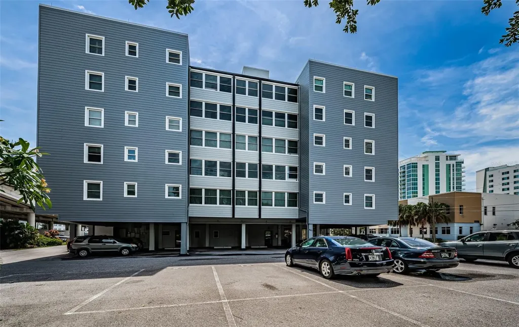 841 4th Avenue N St Petersburg FL 33701