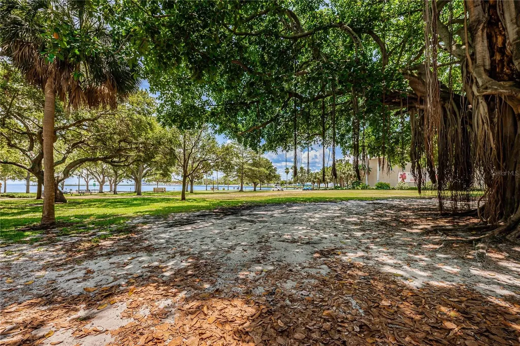 841 4th Avenue N St Petersburg FL 33701