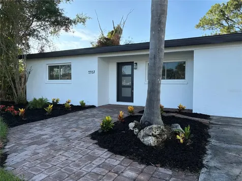 7703 Glenview Lane Tampa FL 33615
