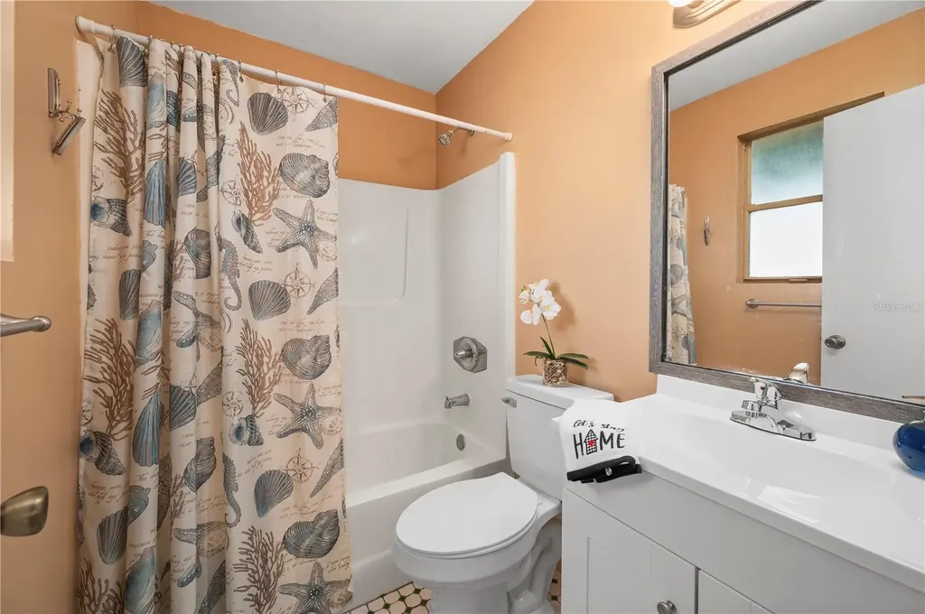 1006 NE 2nd Avenue Cape Coral FL 33909